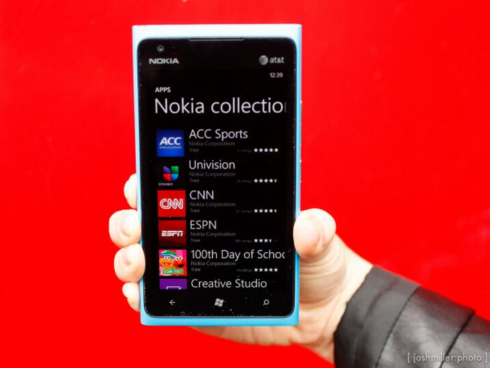 Nokia Lumia 900: napfényben a legolvashatóbb
