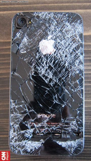 iPhone 4: túltélte a négyezer méteres zuhanást