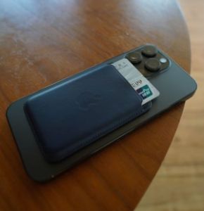 Kipróbálná a MagSafe-et, de túl régi iPhone-ja? Van megoldás!
