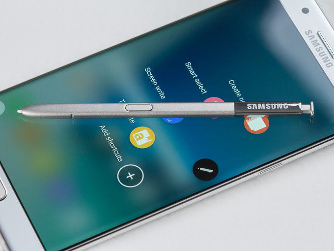 Hamarabb jöhet a Galaxy S8 a Note 7 miatt