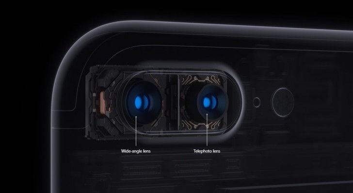 Itt az Apple iPhone 7 Plus dual kamerával és vízálló burkolattal