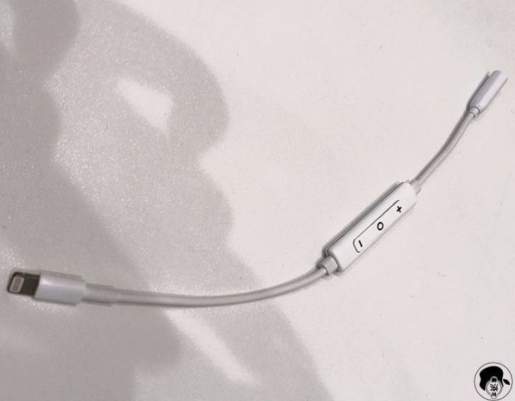 Így néz ki élőben az Apple Lightning EarPod fülhallgatója