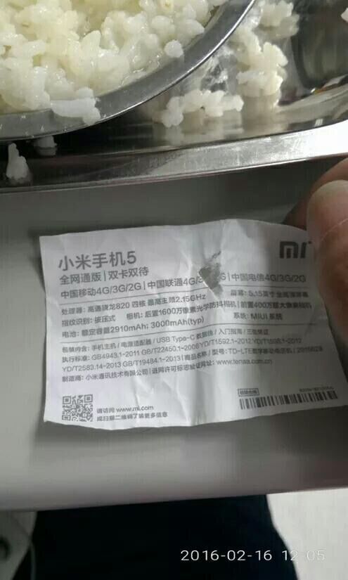 Xiaomi Mi 5: 5.2 col, full HD, Snapdragon 820