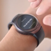 Így néz ki kézen a Samsung Gear S2