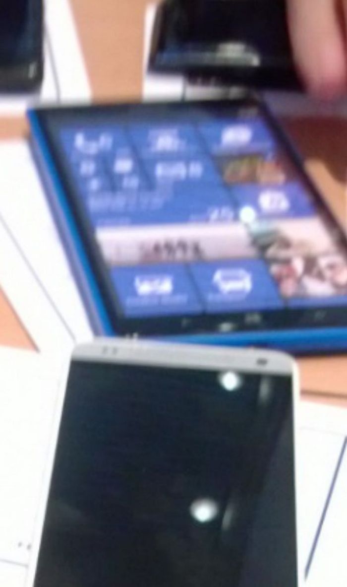 Ez lesz a világ első Nokia phablete?