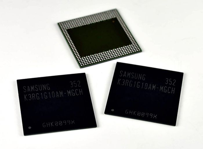 Samsung: mobilok 4 GB RAM-mal