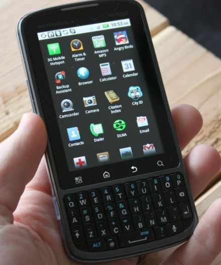 Júliusban érkezik a Motorola Pro 