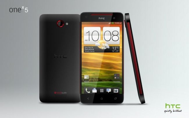 Gyári fotón a HTC One X5