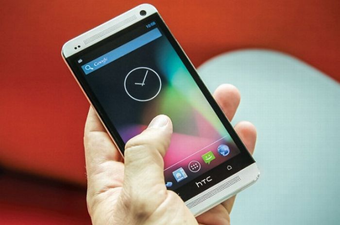 Június 26-án jön a HTC One Google Edition