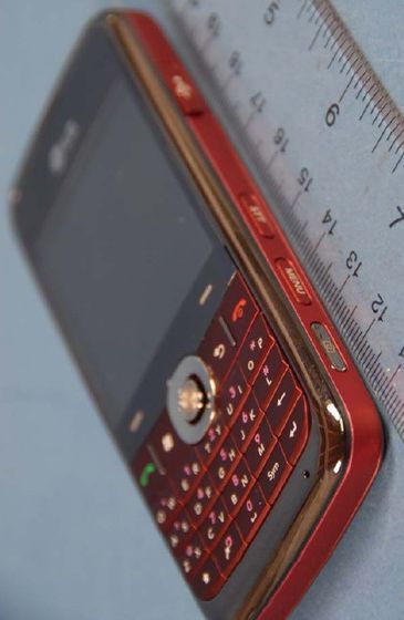 Az LG a Nokia babérjaira tör