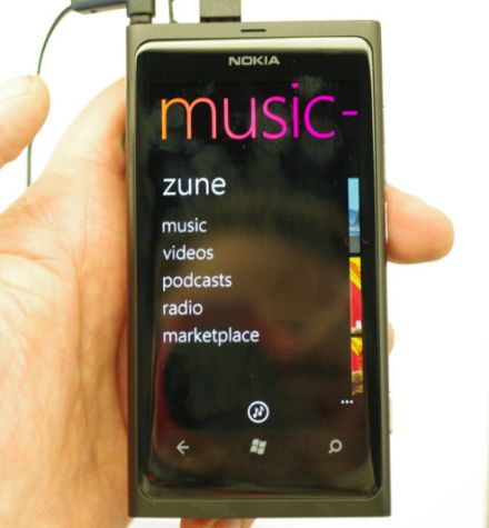 Késik a független Nokia Lumia 800