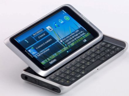 Egy hónap és itt az új kommunikátor