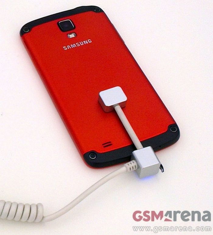 Samsung Galaxy S4 Active Ez a vízálló Samsung Galaxy S4 Active