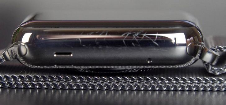 Durván karcolódik az Apple Watch!