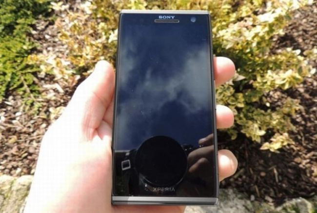 Sony Xperia Odin: élő- és hivatalos kép   
