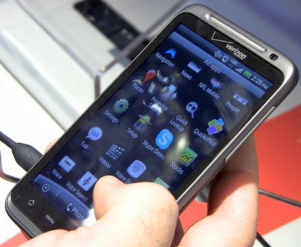 HTC: 10 millió 4G mobilt adunk el idén