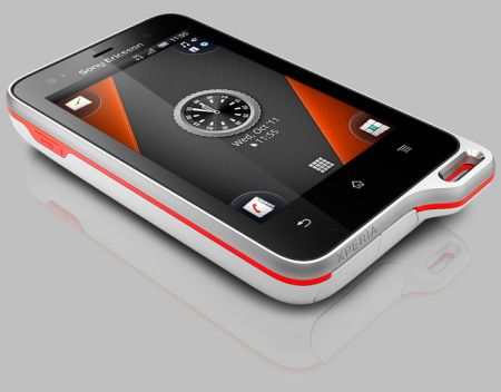 /txt/hirek/kepek/Xperia active_CA02_White_Orange_SCR2_20111111.jpg Sony Ericsson a Red Bull Mobile-nál