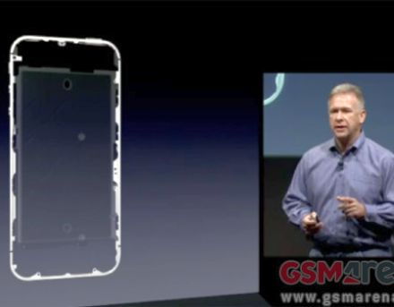 Bajban az Apple, megint gond az antenna