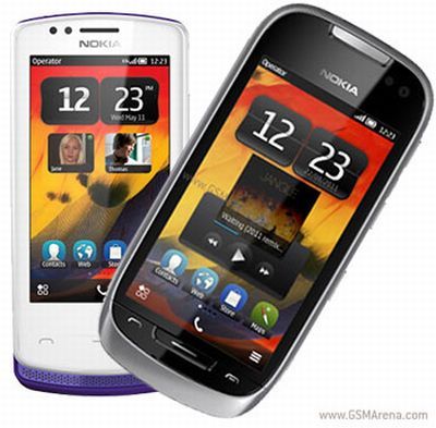 Érkeznek az első Nokia 700 és Nokia 701 szállítmányok