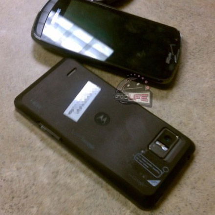 /txt/hirek/kepek/bionic2-20110804_20110805.jpg Az elsõ képek a Motorola Bionic-ról!