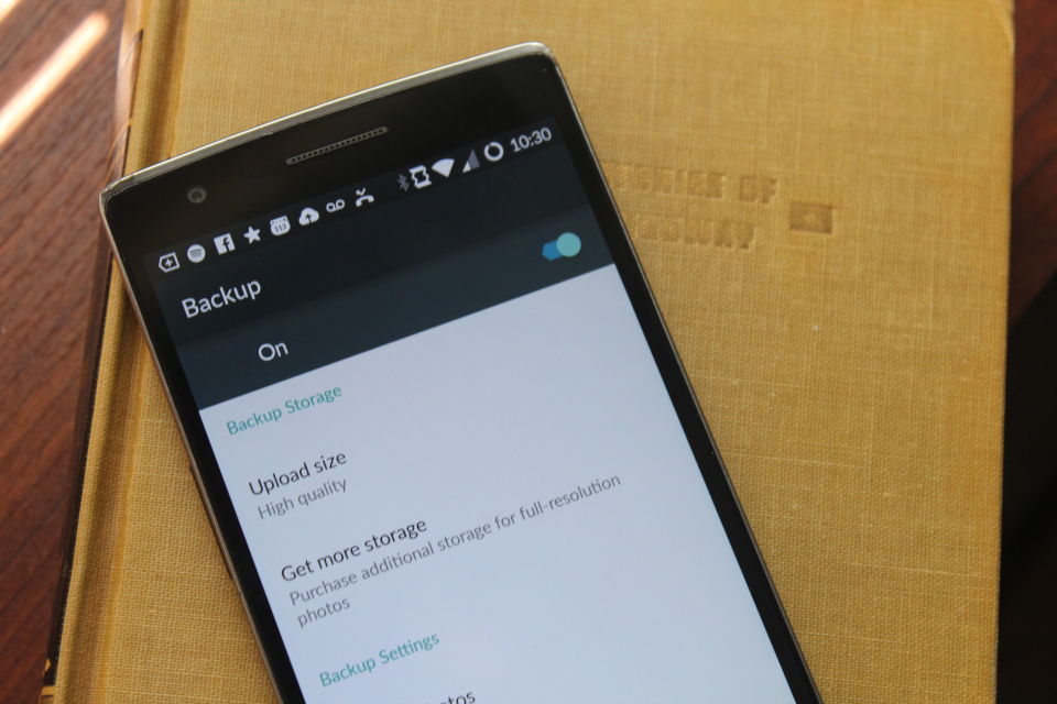 Törölted a Google Photost? Attól még feltölti a telefonod a fotókat
