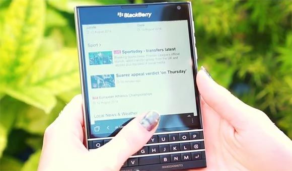 Videón mutatkozott be a BlackBerry Passport