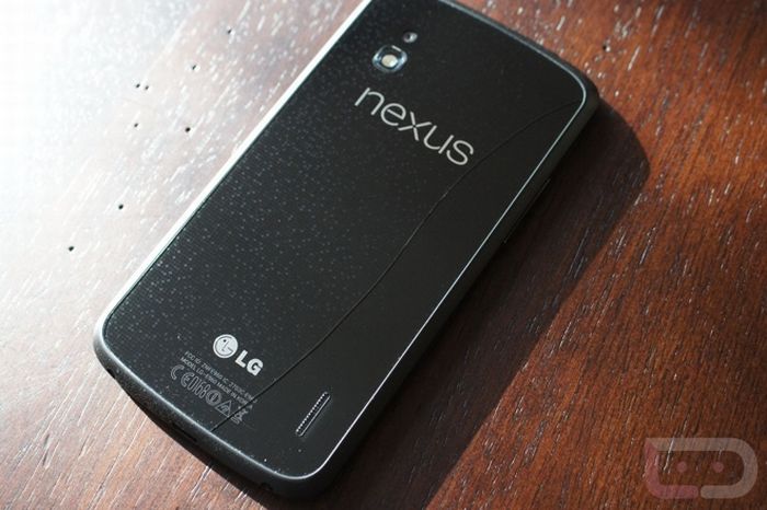 Törik a Nexus 4 üveg hátlapja