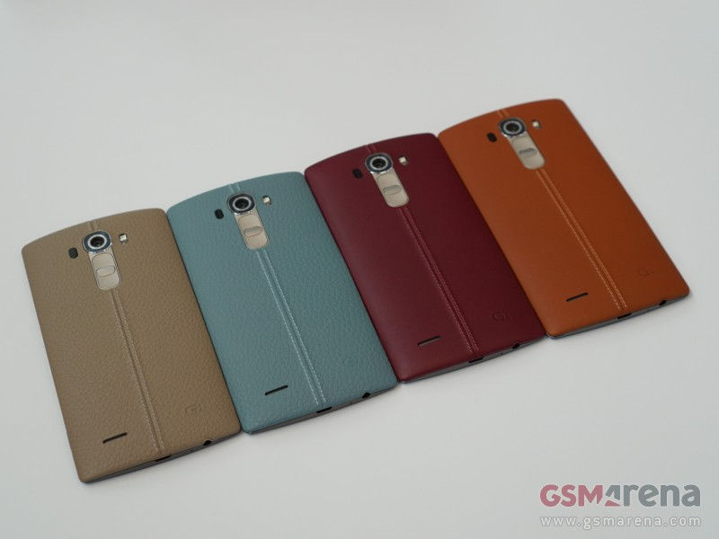 Fotókon az LG G4 gyári kiegészítői