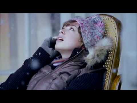 Karácsonyi lázban ég mindenki, mobilok a fa alatt