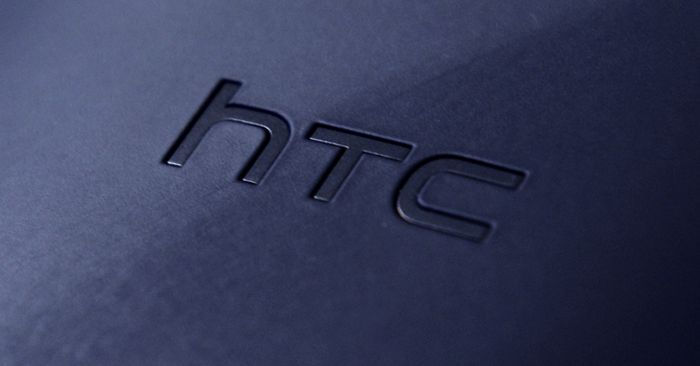 HTC M7: fekete és minimalista