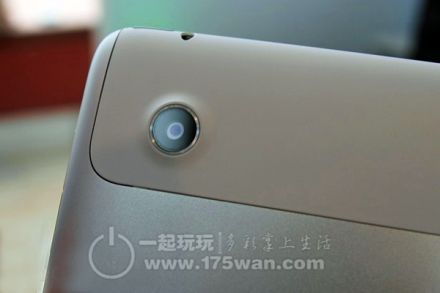 HTC Flyer 2: dual kamera és 3D kijelző?