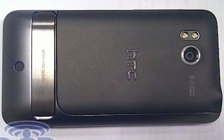 Fém HTC 8 megapixeles kamerával