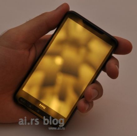 Október 12-én debütál a HTC Leo