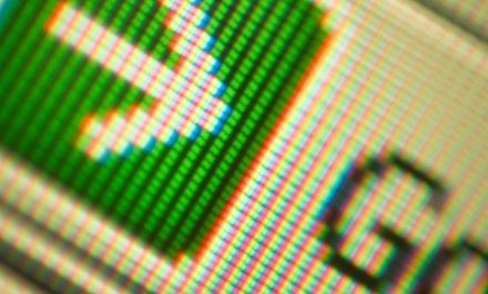 AMOLED kijelzõ 300ppi pixelsûrûség felett