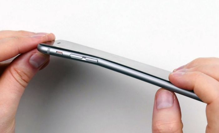 Az Apple beismerte, hogy a bendgate gond súlyosabb mint várták