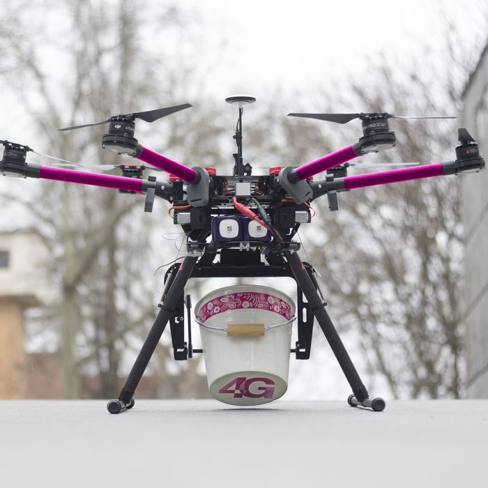 Téged is meglocsolhat a drón!