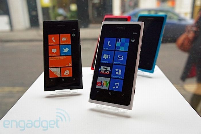 Megtriplázza a frissítés a Lumia 800 üzemidejét