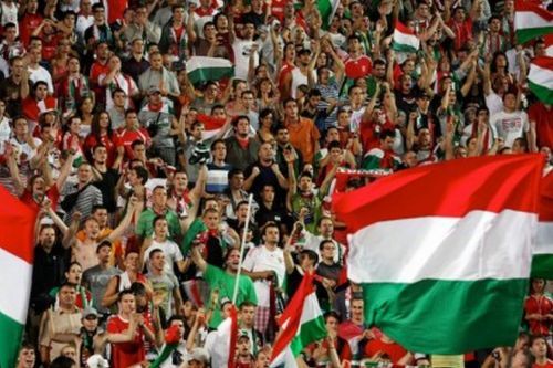 Bárki ingyen nézheti a pénteki magyar-román mérkőzést a telefonján!