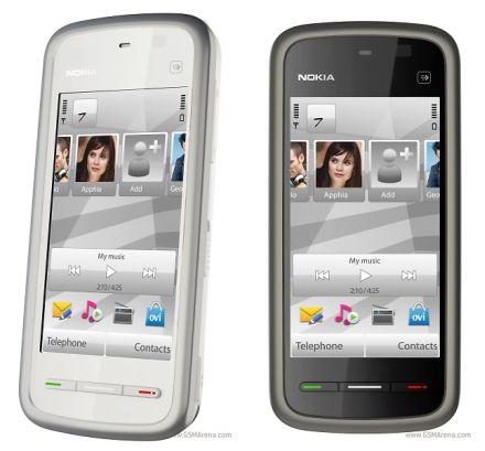 Nokia 5228: 5230 3G és GPS nélkül
