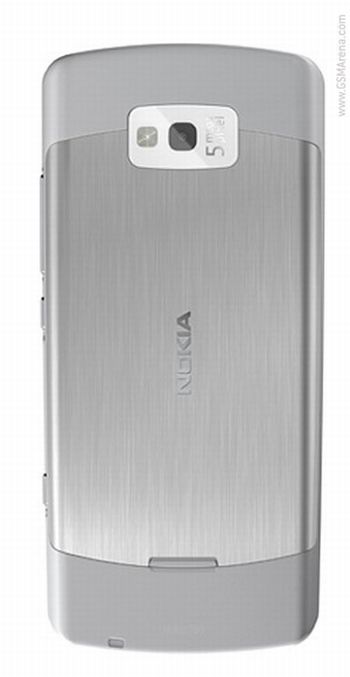 Hófehérben a Nokia 700: 3.2 col, NFC, Symbian Belle