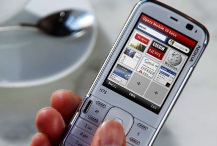 Opera: 100 millióan vagyunk