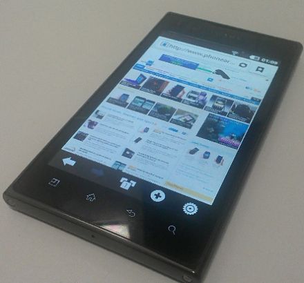 /txt/hirek/kepek/prada-b_20111027.jpg Újra hódít a márka: LG Prada K2