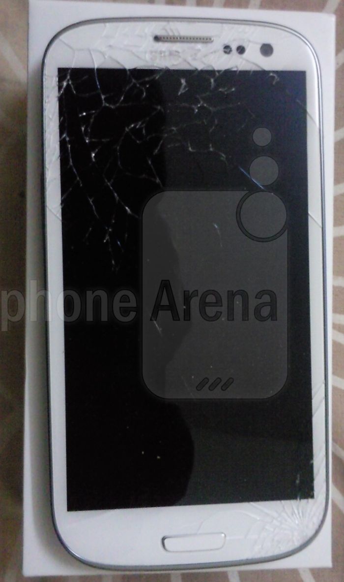 Samsung Galaxy S III vs gravitáció