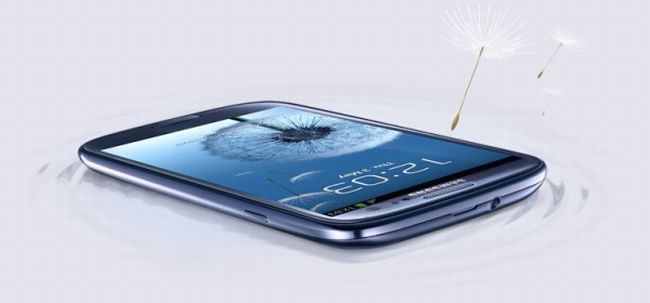 Samsung Galaxy S III Exkluzív: ezért késik a kék Samsung Galaxy S III