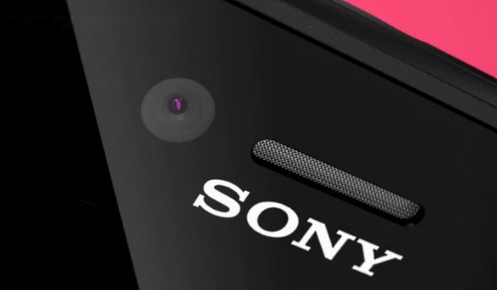 Sony Xperia ZR: 4.6 col, 720p, vízálló