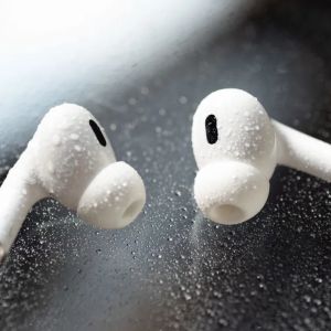 Kamerákat kapnak az új AirPodsok, és most az is kiderült, mire használja őket az Apple