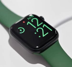 Gyorstöltést kap az Apple Watch és az iPhone-ok is