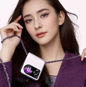 Íme, a legolcsóbb flipes okostelefon!