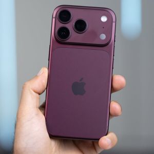 Kiderült, mennyit bír valójában az iPhone 18 Pro akkumulátora – az iPhone 17 Pro Maxot is tesztelték mellette