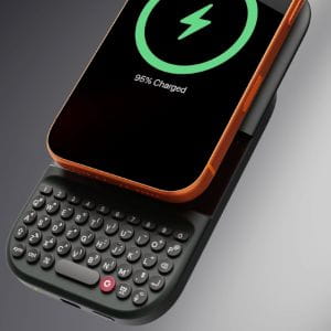Clicks Power Keyboard - a billentyűzet, ami tölti is a telefonod